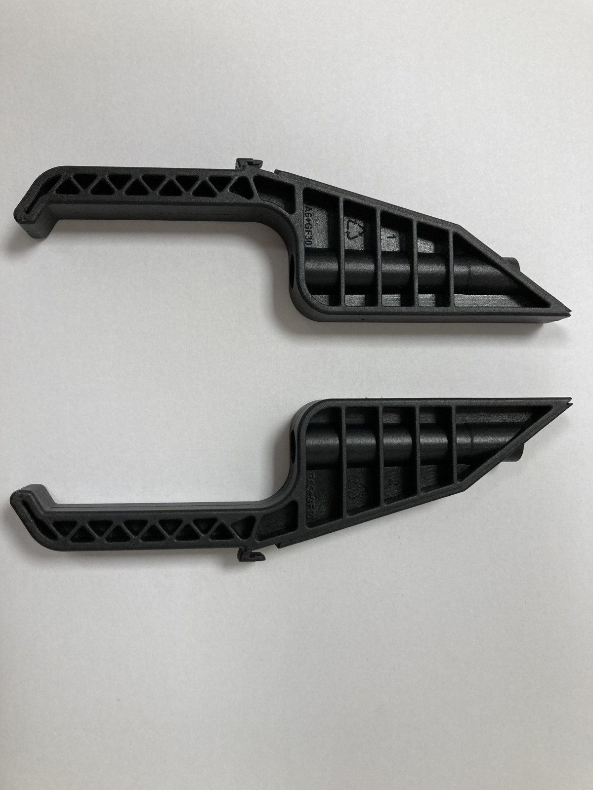 FIXATIONS DE COQUE POUR PMH 2400 A1